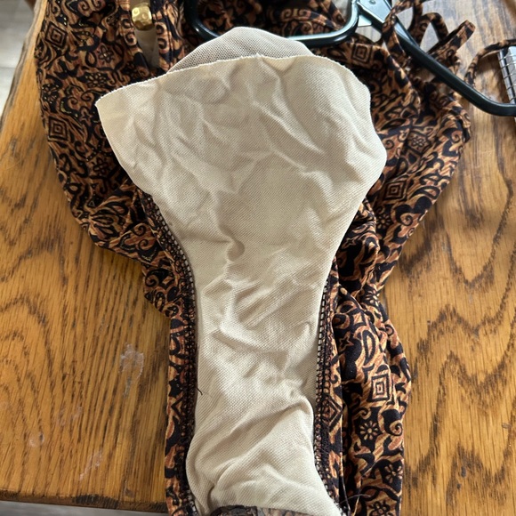 Cole of California Size 10 Ladies one piece bathing suit excellent condition. - Picture 2 of 10